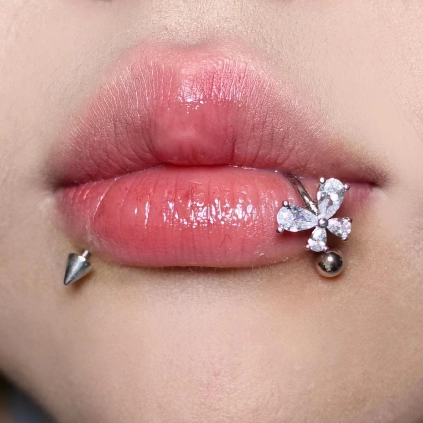 ASTM F136 Titanium Butterfly L - огляд і ціна Body Jewelry Lip Ring