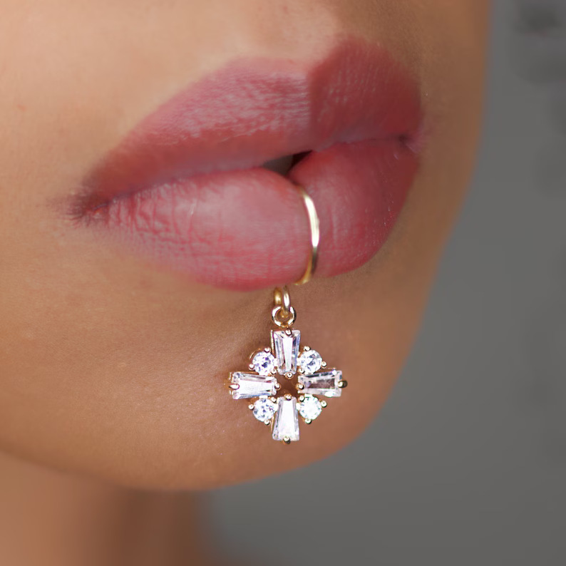 Luxury Gold Color Flower Shape - огляд і ціна Body Jewelry Quality