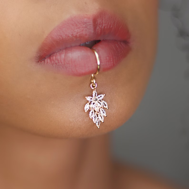 Luxury Gold Color Flower Shape - огляд і ціна Body Jewelry Quality